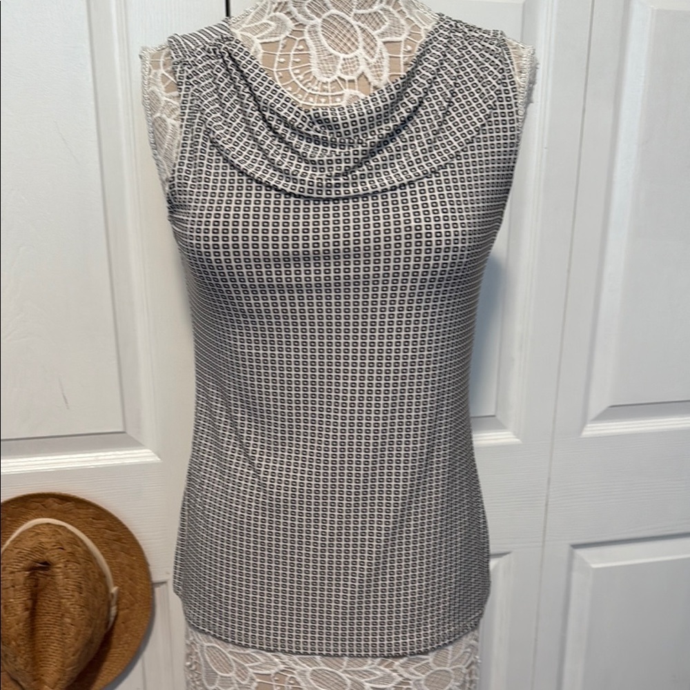 Banana Republic Factory Black and White Sleeveless Blouse